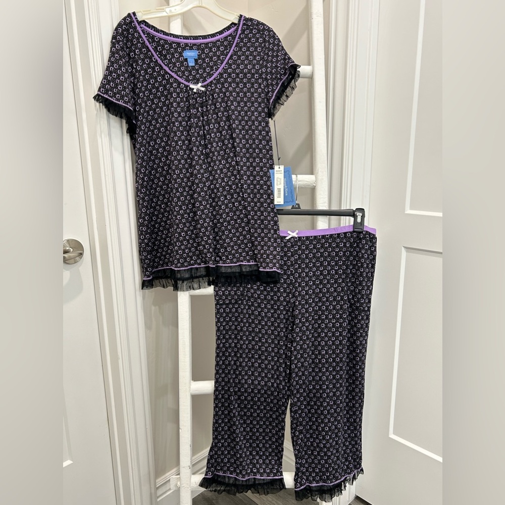 Vera Wang pj’s 🖤💜